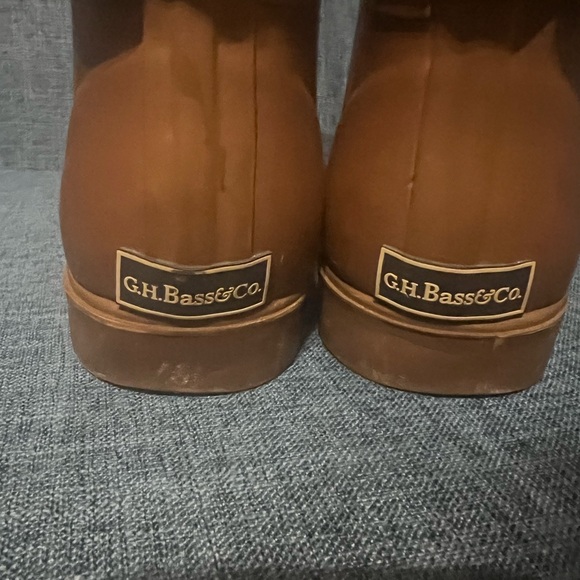 G.H. Bass and Co Wellies. Sleek rain boots yall. I upgraded to a higher throat. - Picture 3 of 4